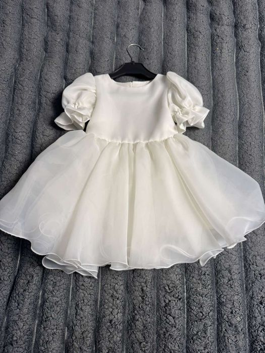 Продам сукню на дівчинку 1-2 роки, обхват грудей 51см.