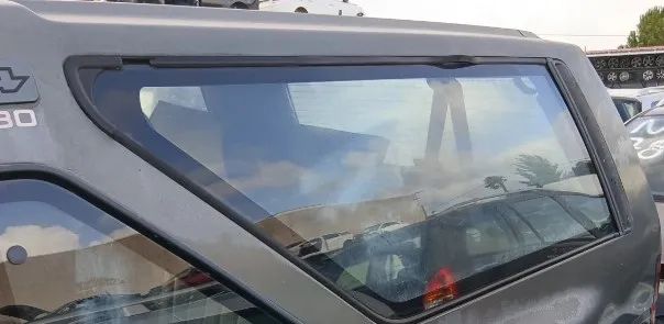 Vidro do painel trás esquerdo NISSAN Terrano I (WD21)