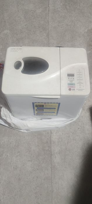 Продам Хлебопечку LG
