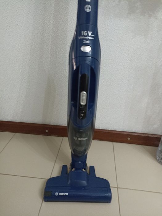 Aspirador vertical como novo com garantia