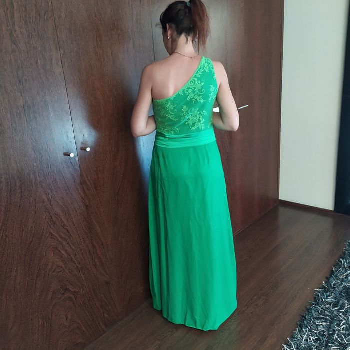Vestido verde de renda longo para cerimônia