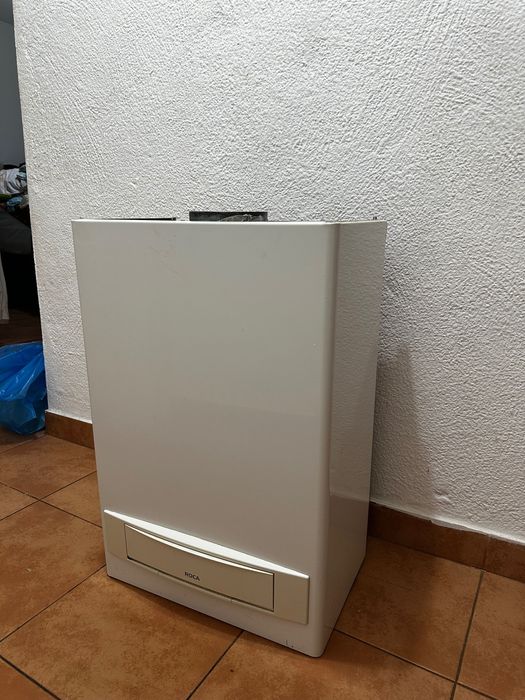 Termo-acumulador gás canalizado ROCA