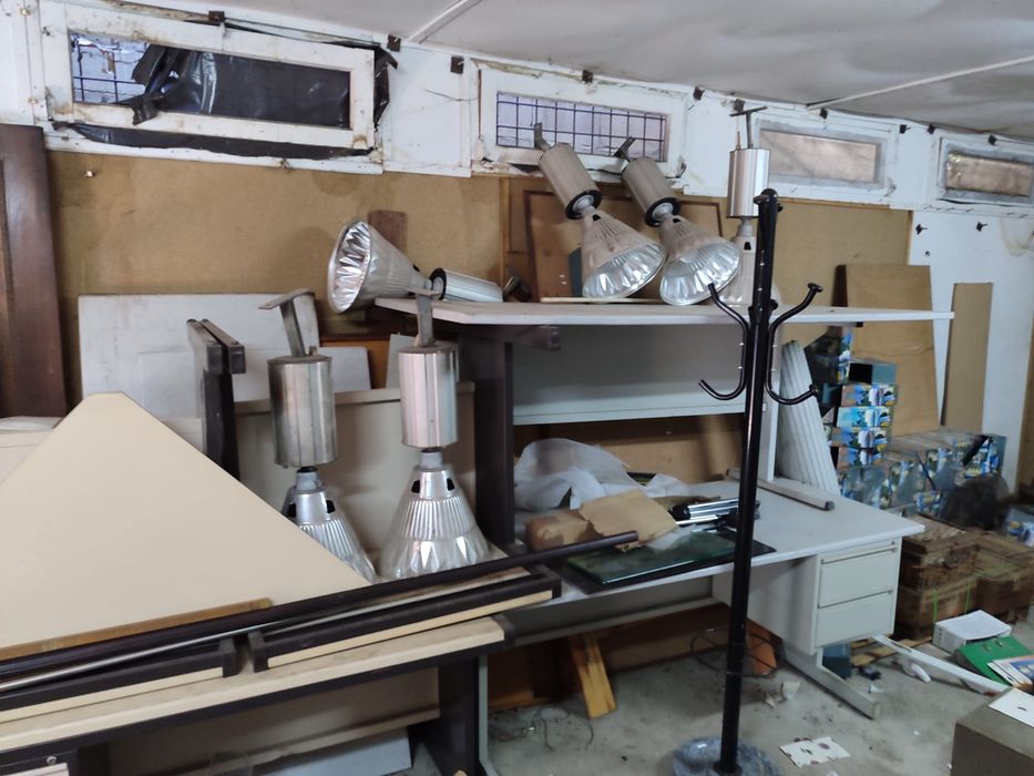 Vende se recheio de armazém