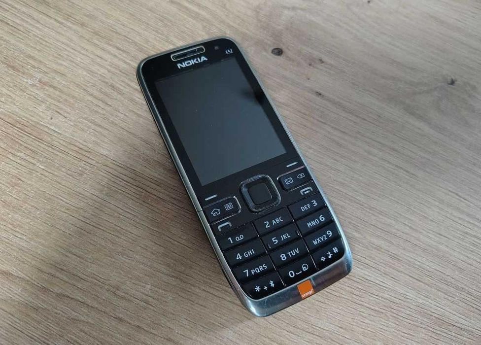 Ładna Nokia e52 / retro / Toruń