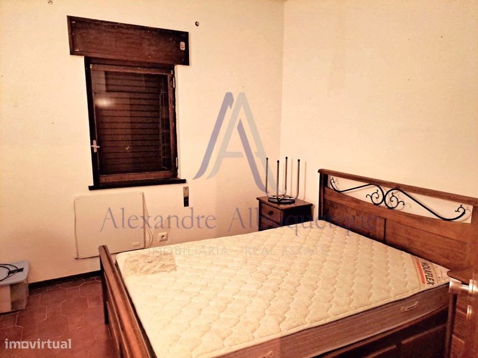 Apartamento T2 com Terraço, Arrecadação e Parqueamento | Sesimbra