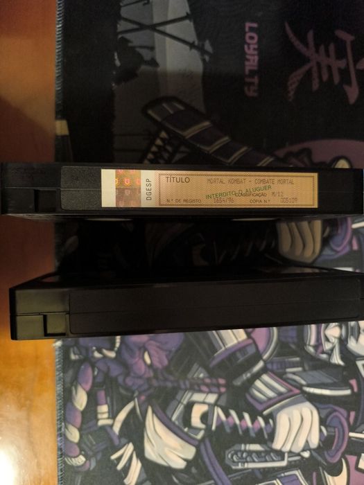 1 Filme em VHS e 1 DVD