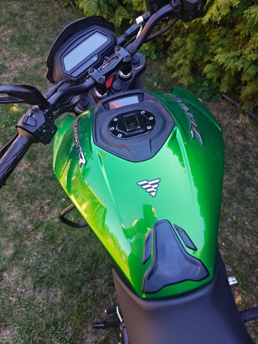 Motocykl szosowo-turystyczny Bajaj Dominar 400