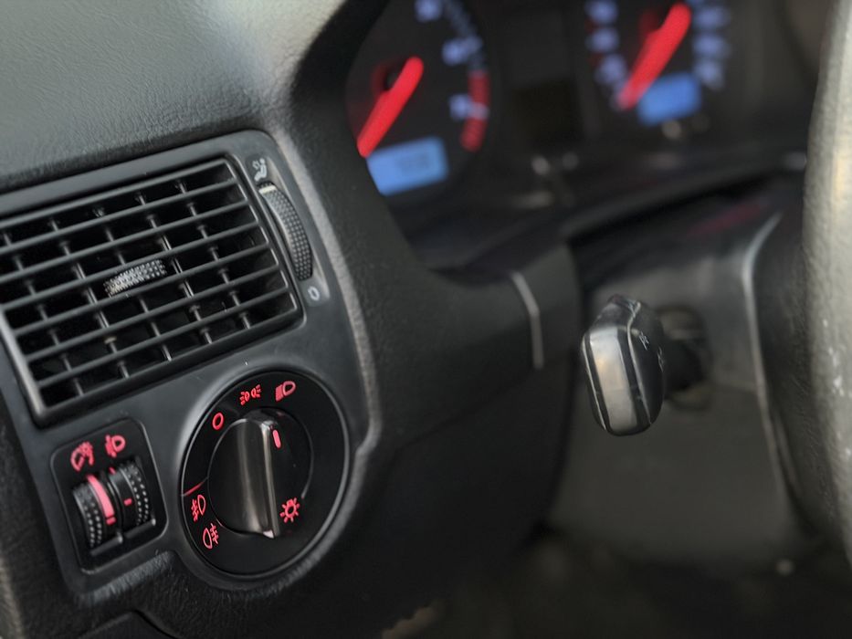 Volkswagen Golf 4 автомат, кондиціонер