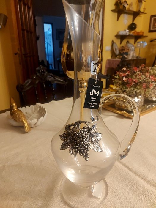 Caneca em cristal com peça em estanho aplicado