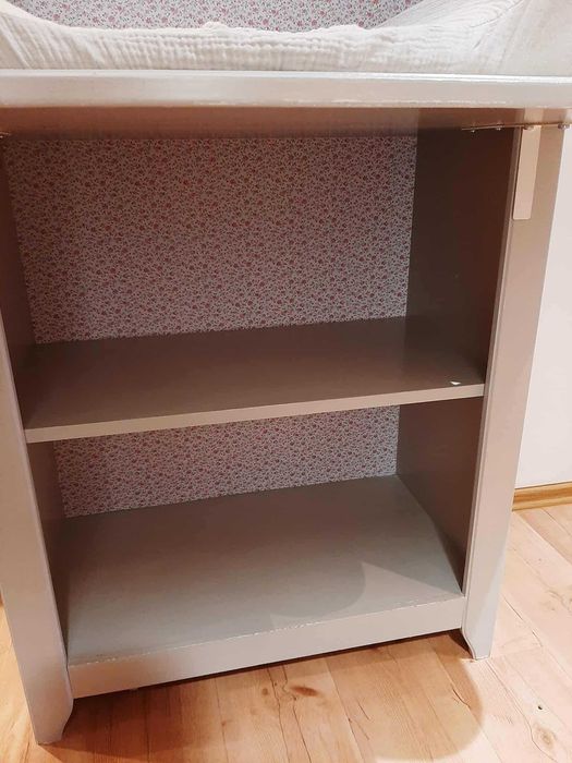 Regał Ikea Hensvik z blatem na przewijak