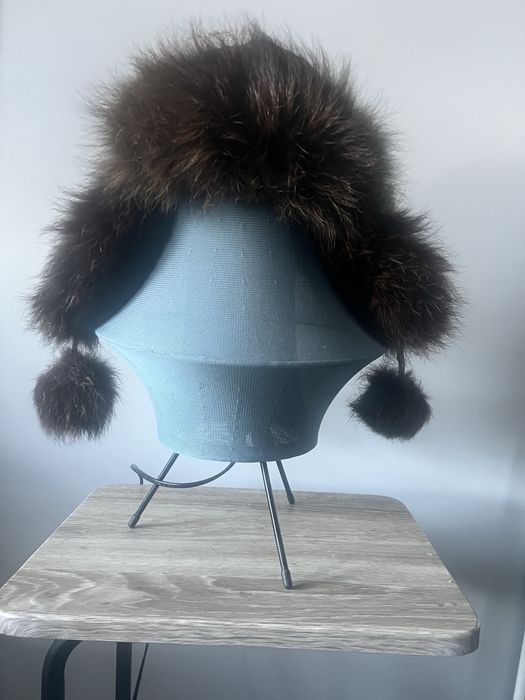 Futrzana czapka ,pilotka Uszatka ,Skóra ,Kępka,56