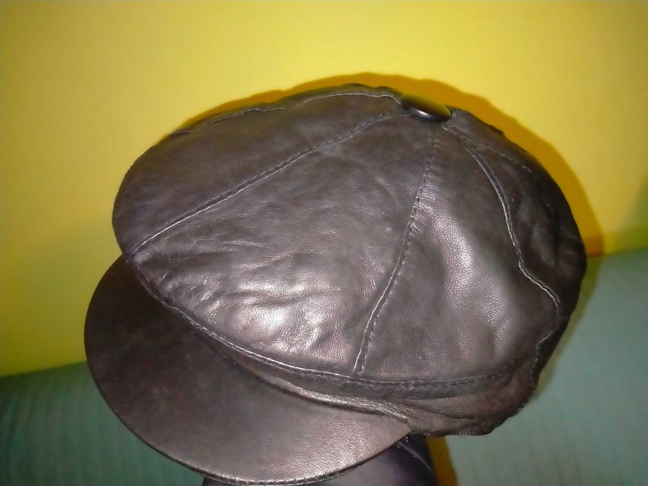 Czapka ze skóry obwód  57