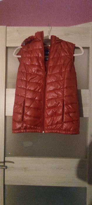 Czerwona kamizelka z croppa