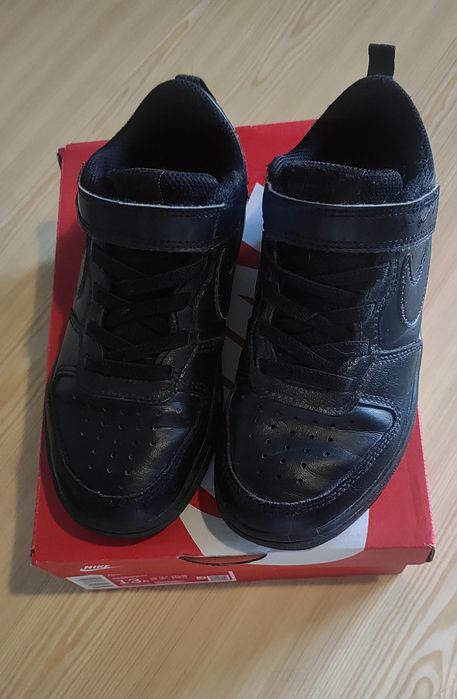 Кроссовки, кеды, туфли для школы Nike