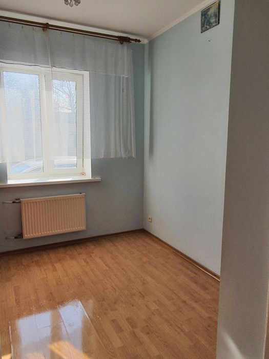 Будинок в смт.Володарка, 4 кімнати.