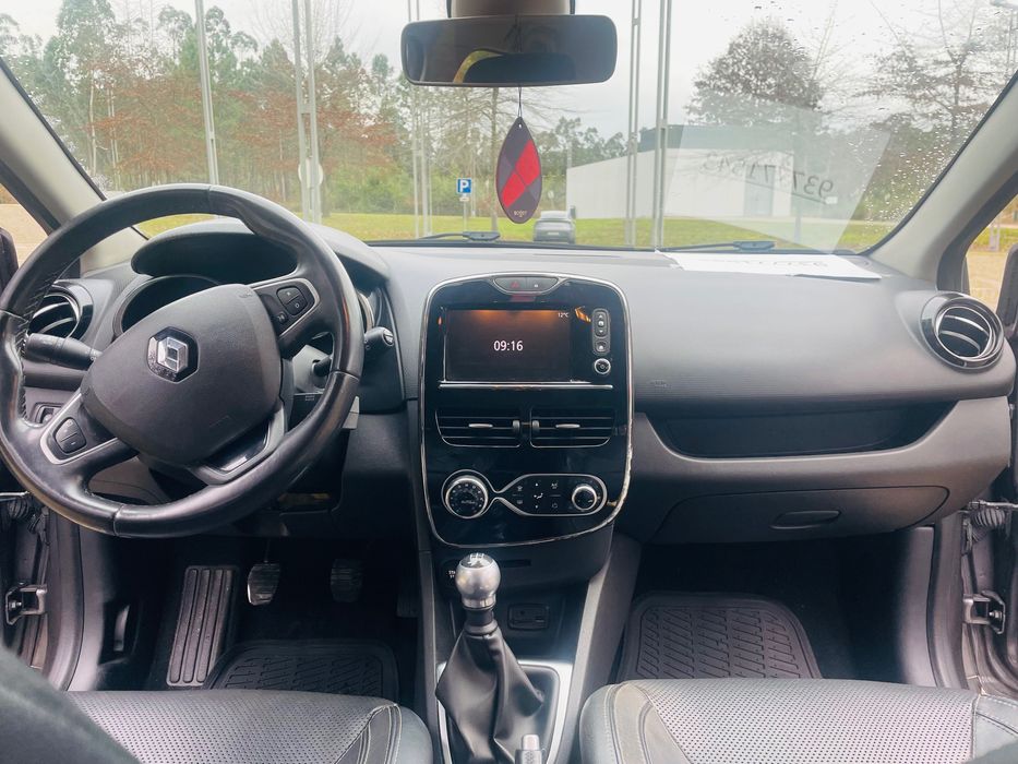 Renault Clio Sport Tourer 0.9 TCe Limited *Excelente Oportunidade*