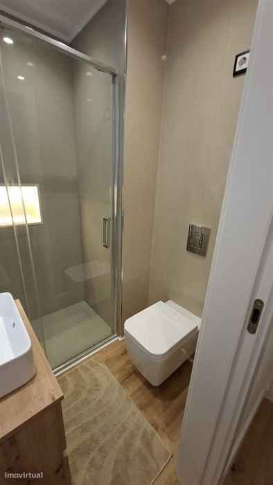 Apartamento T3 com varanda e garagem em Faro