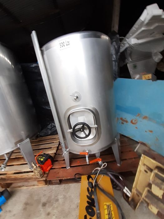 Cubas inox para vinho de 550L ,1000L e outros acessorios