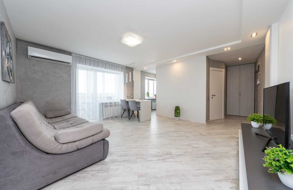 Подол, Набережно-Хрещатицька 11, Поштова площа, Поділ