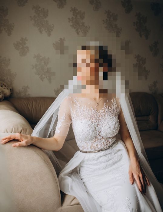 Продається весільна сукня