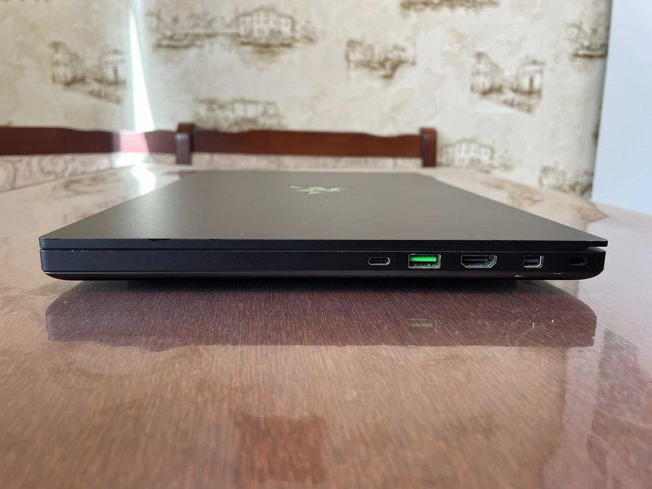 Razer Blade15 コアi7/GTX1660Ti/16GB/256GB 【公式通販】