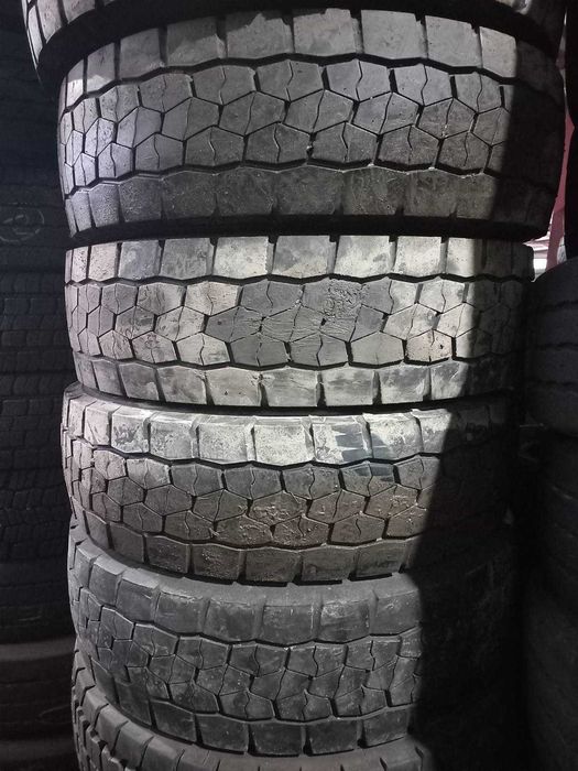 Шина 215/75R17.5 з Европи (остаток від 10 мм) 20 роки