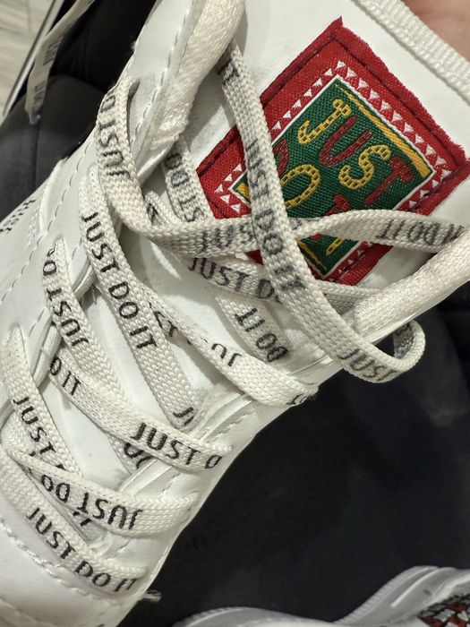 Buty meskie z napisami