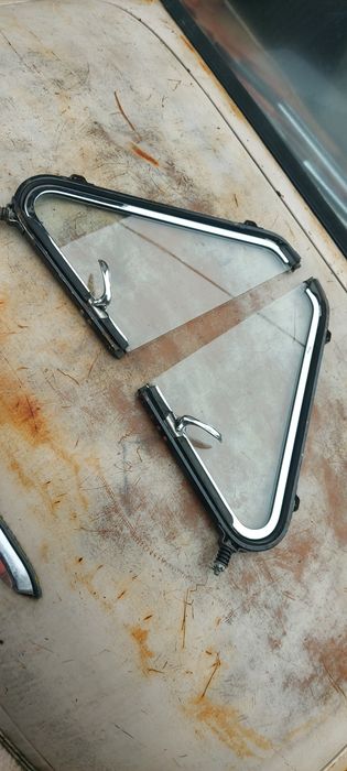 Газ 21 передние форточки