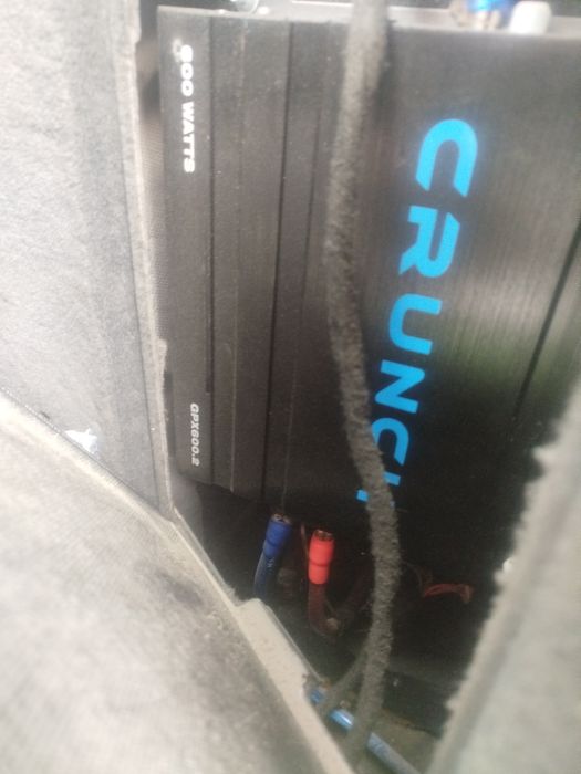 Subwoofer zamknięty + wzmacniacz w koło zapasowe