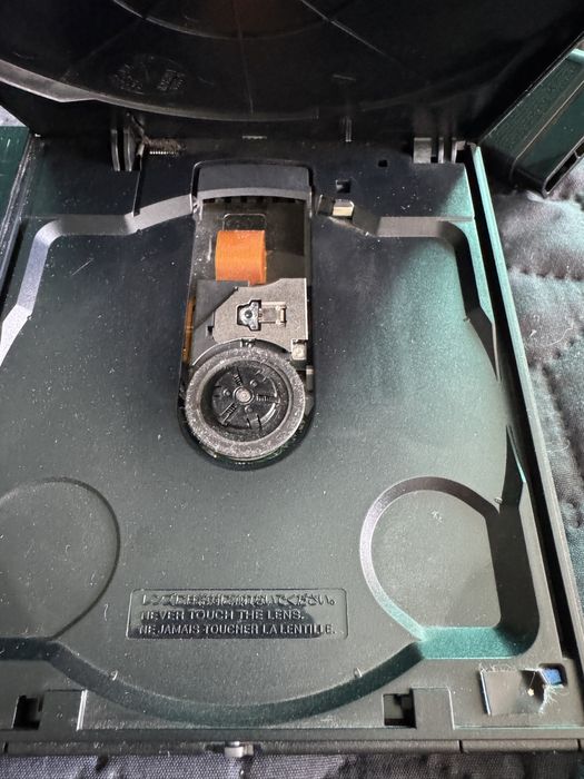 PlayStation 2 + 2 pady + gry – zestaw retro PS2