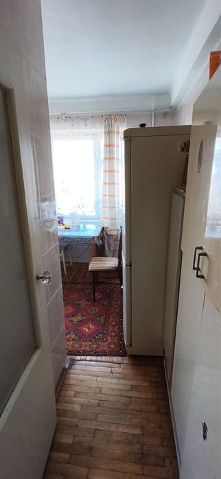 Сдам комнату женщине возле метро Дарница