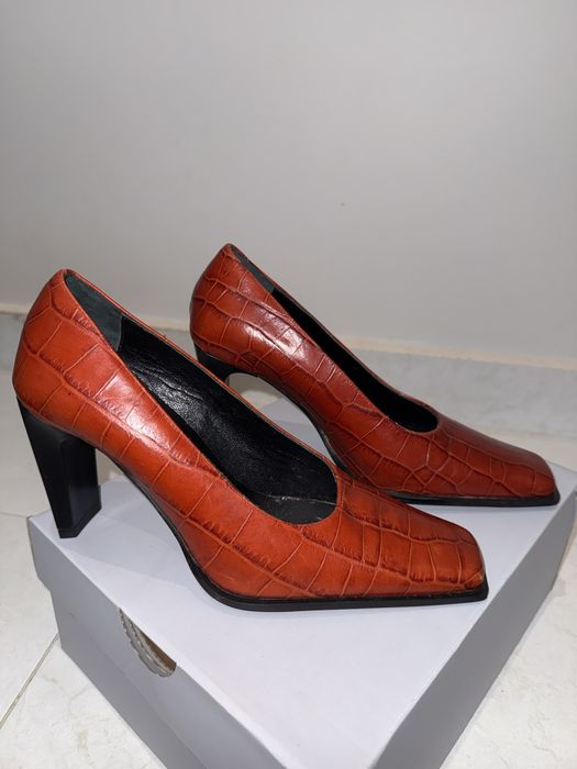 Buty na obcasie, powystawowe
