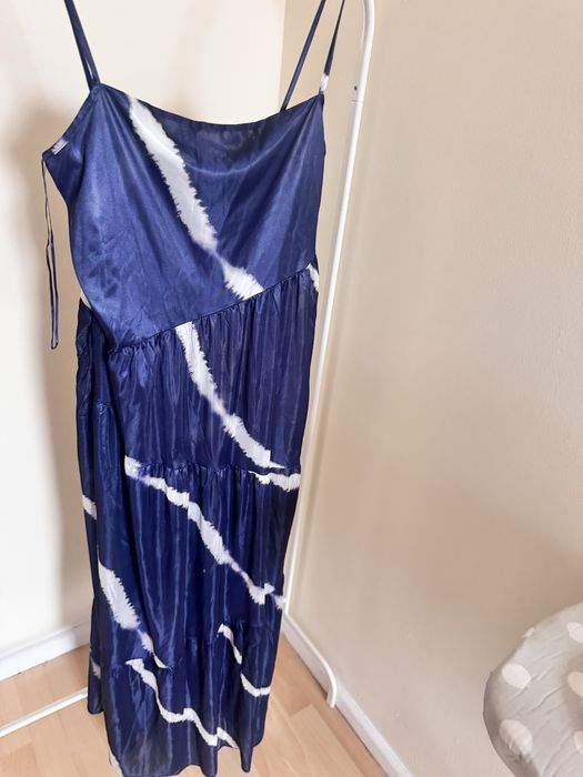 Sukienka długa tie dye satynowa zara s 36 na ramiączkach granatowa