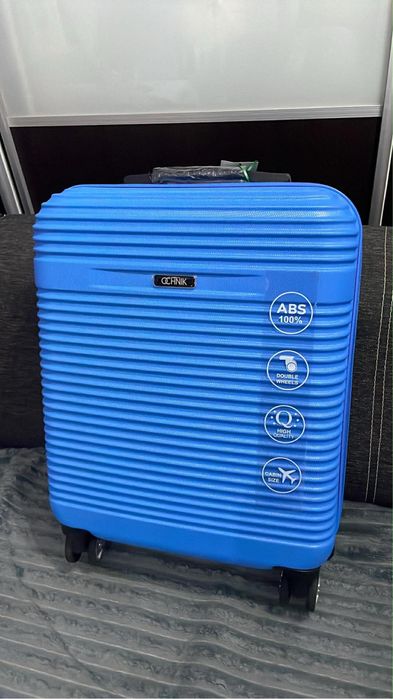 świetna nowa walizka kabinowa Ochnik niebieska Abs cabinsize