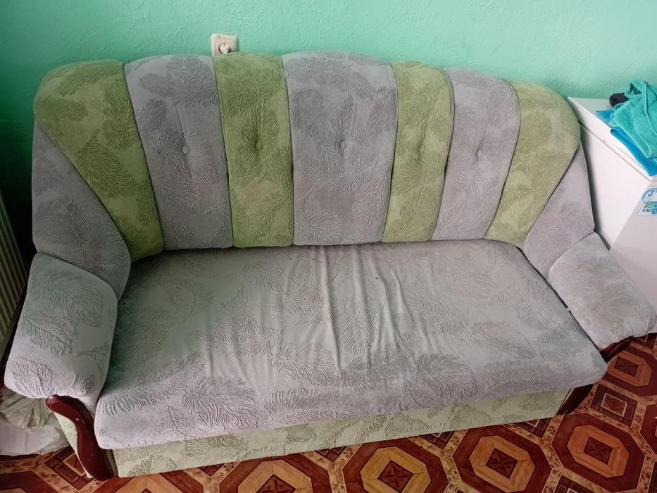 Продам диван' б'у