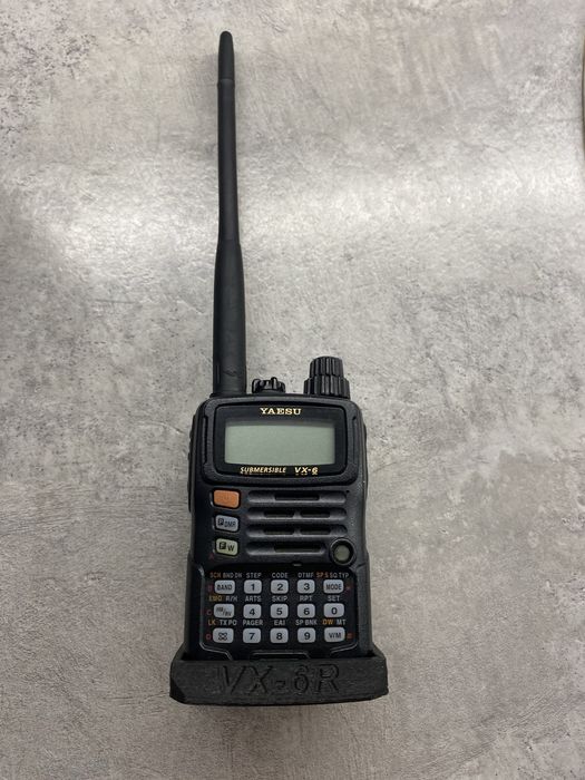 Yaesu VX-6R рація