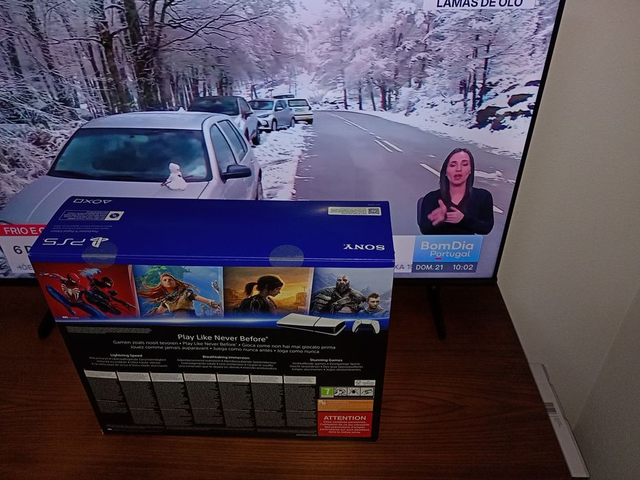 Consola (PS5) PlayStation 5 - Slim Digital 1TB - 2025 NOVA e SELADA