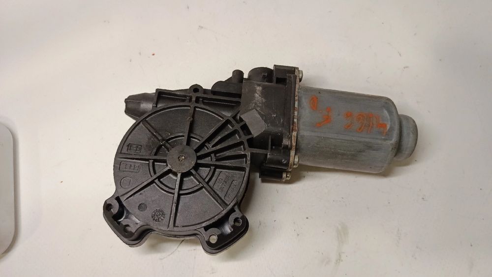 Motor vidro frente direito NISSAN Qashqai/Qashqai+2 I (J10, JJ10)