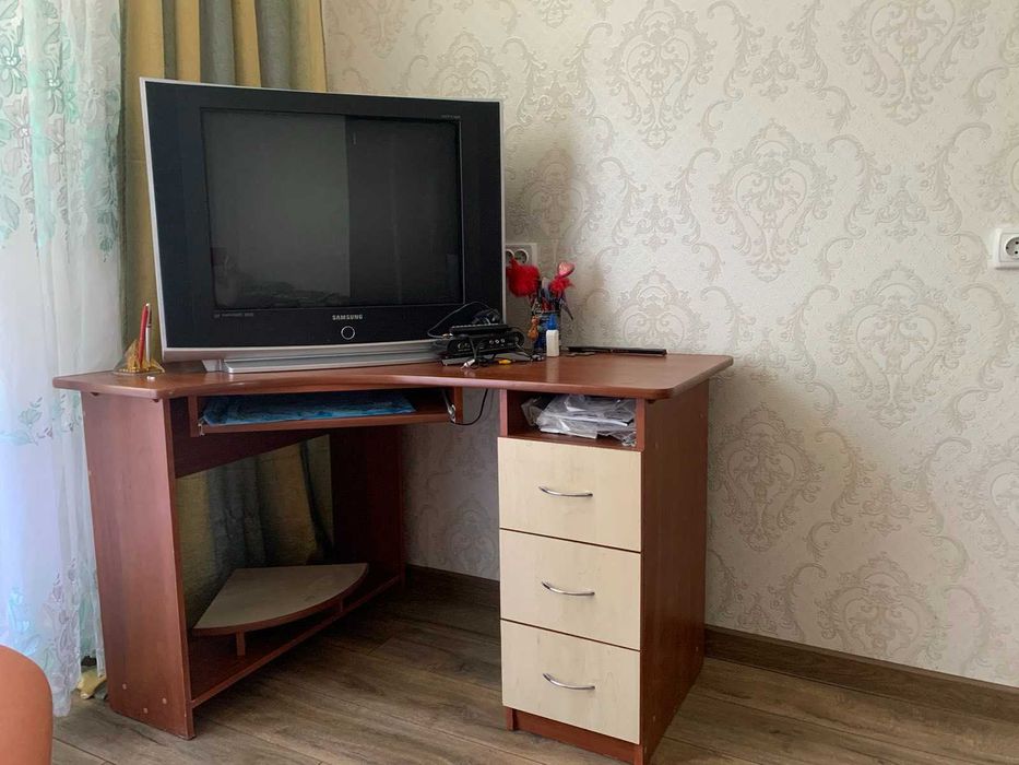 Письмовий   стіл..