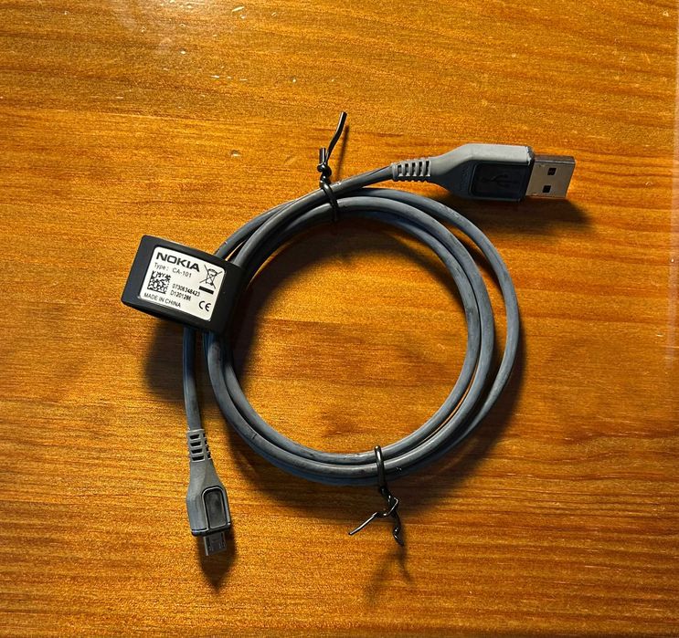 Telemóvel vintage Nokia C1-01