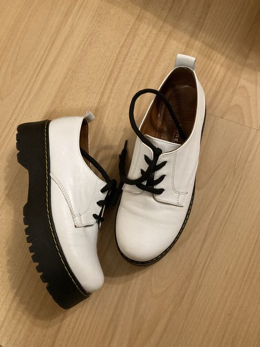 Białe damskie oksfordki