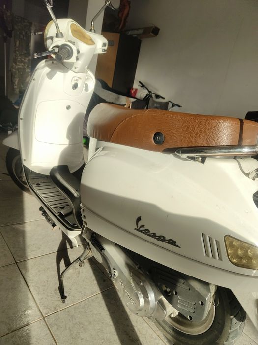 Scooter 125cc "réplica de vespa"