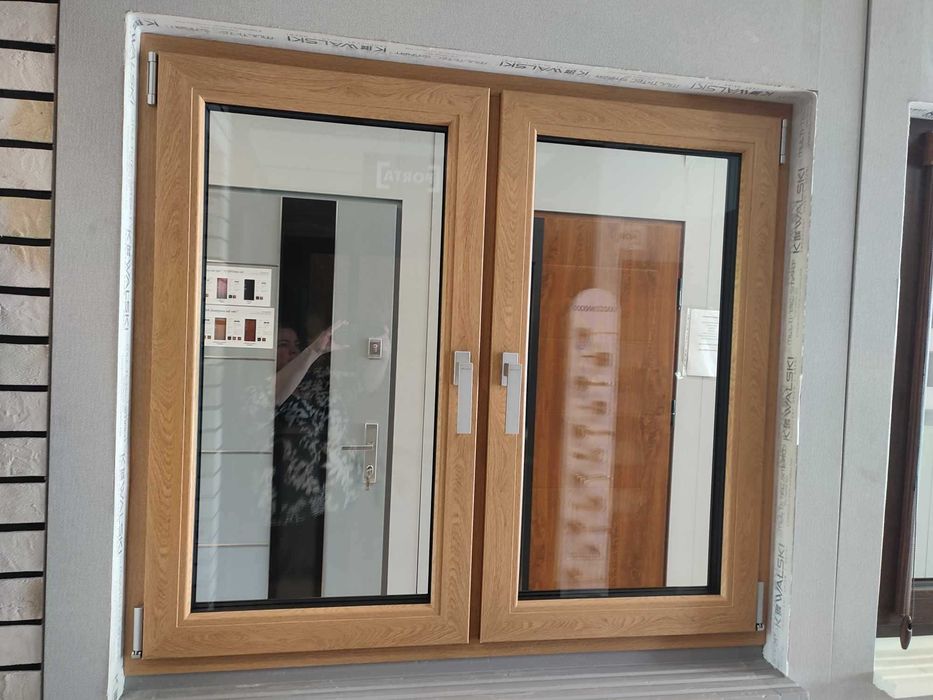 Okno 1265x1135 Dąb imbirowy/czarny 3 szyby #OK316