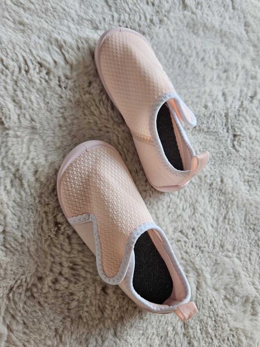 Buty do wody Aquashoes dla malucha Nabaiji Decathlon różowe