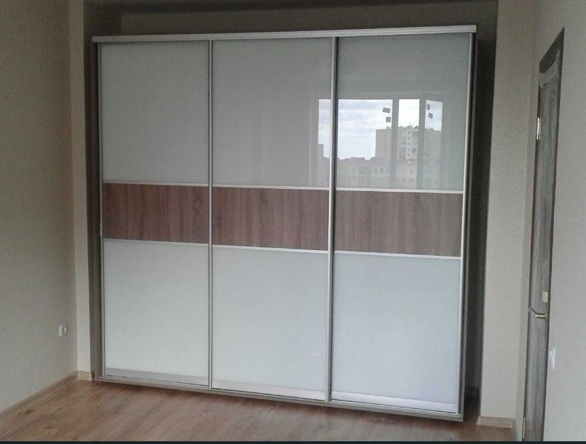 Шкафы купе. Большой выбор декора