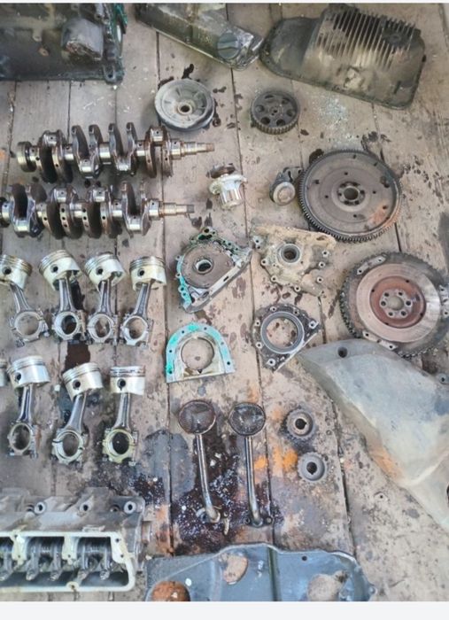 Двигатель в разборе