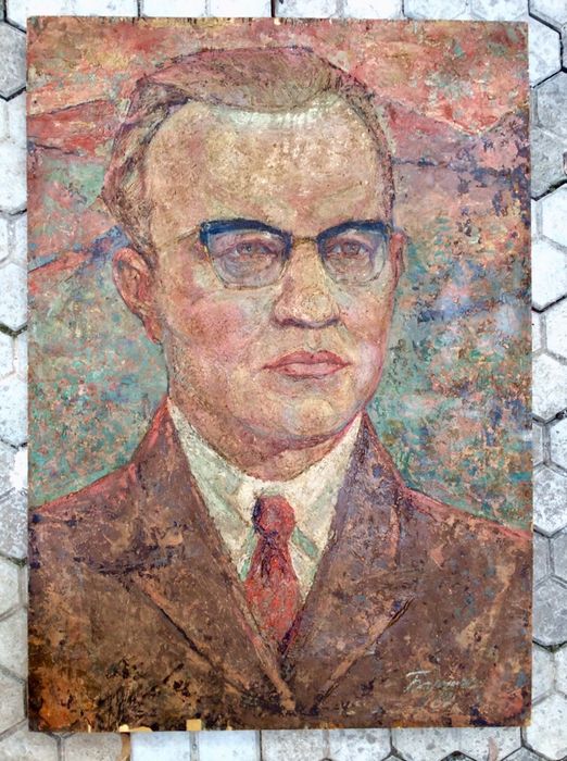 Старые картины.