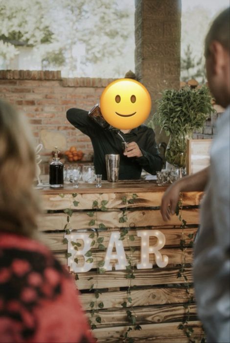 Bar z palet podswietlany idealny na wesele