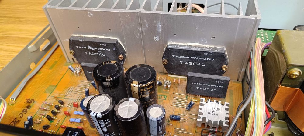 кінцевий підсилювач- Kenwood Basic M1A (не робочій )-під ремонт !!