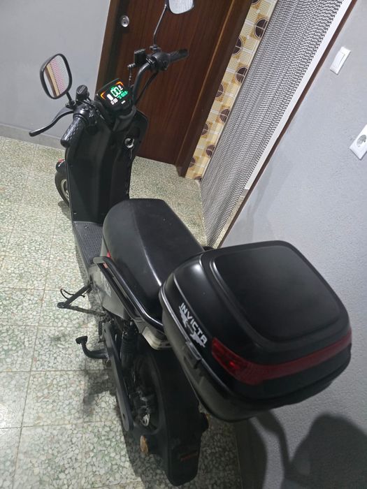 Scooter elétrica sem carta invicta